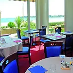 Hotel Bleues Caroline 3*
