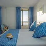 Hotel Bleues Caroline 3*