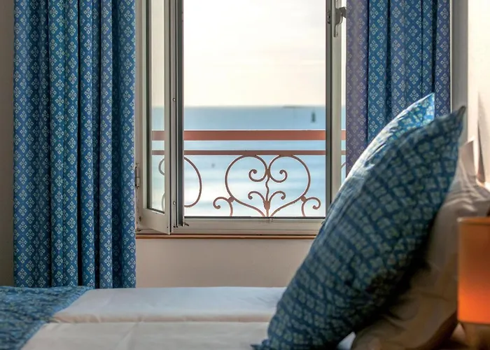 酒店 卡罗琳别墅蓝色假日酒店