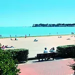 Bleues Caroline Hotel