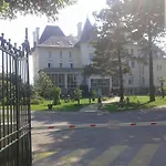 Bleues Caroline Hotel