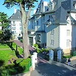 Bleues Caroline Hotel