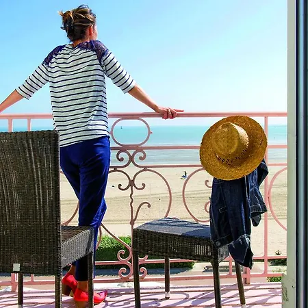 Hotel Bleues Caroline 3*