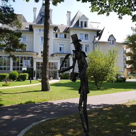 Hotel Bleues Caroline 3*