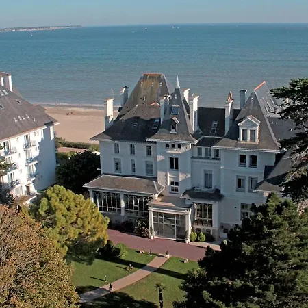 Bleues Caroline Otel