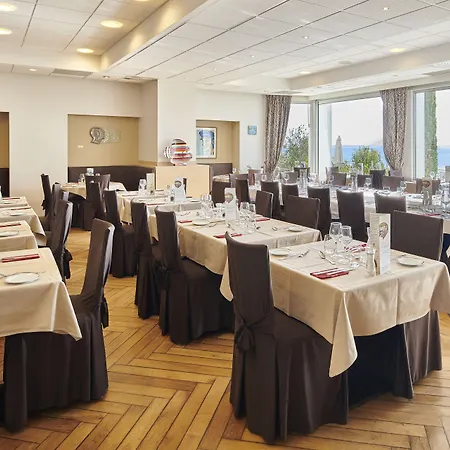 Otel Bleues Caroline 3*