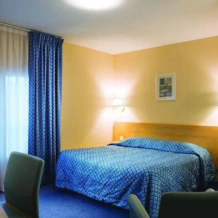 Bleues Caroline Hotel