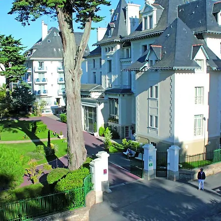 Bleues Caroline Hotel