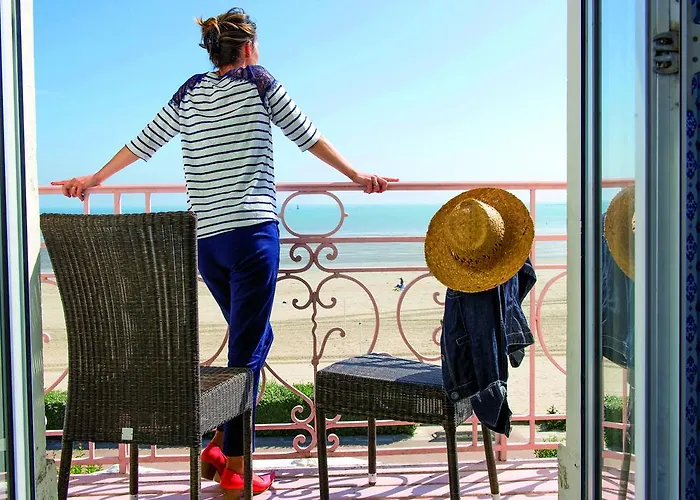 Hotel Bleues Caroline 3*