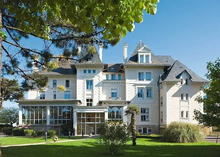 Bleues Caroline Hotel