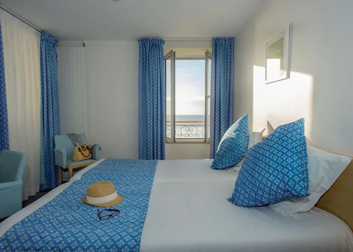 מלון Bleues Caroline 3*